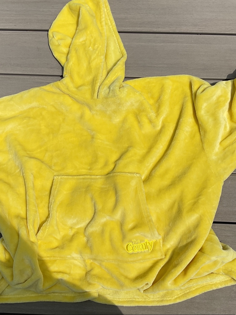 The Comfy Plush Blanket in Bright Lemon